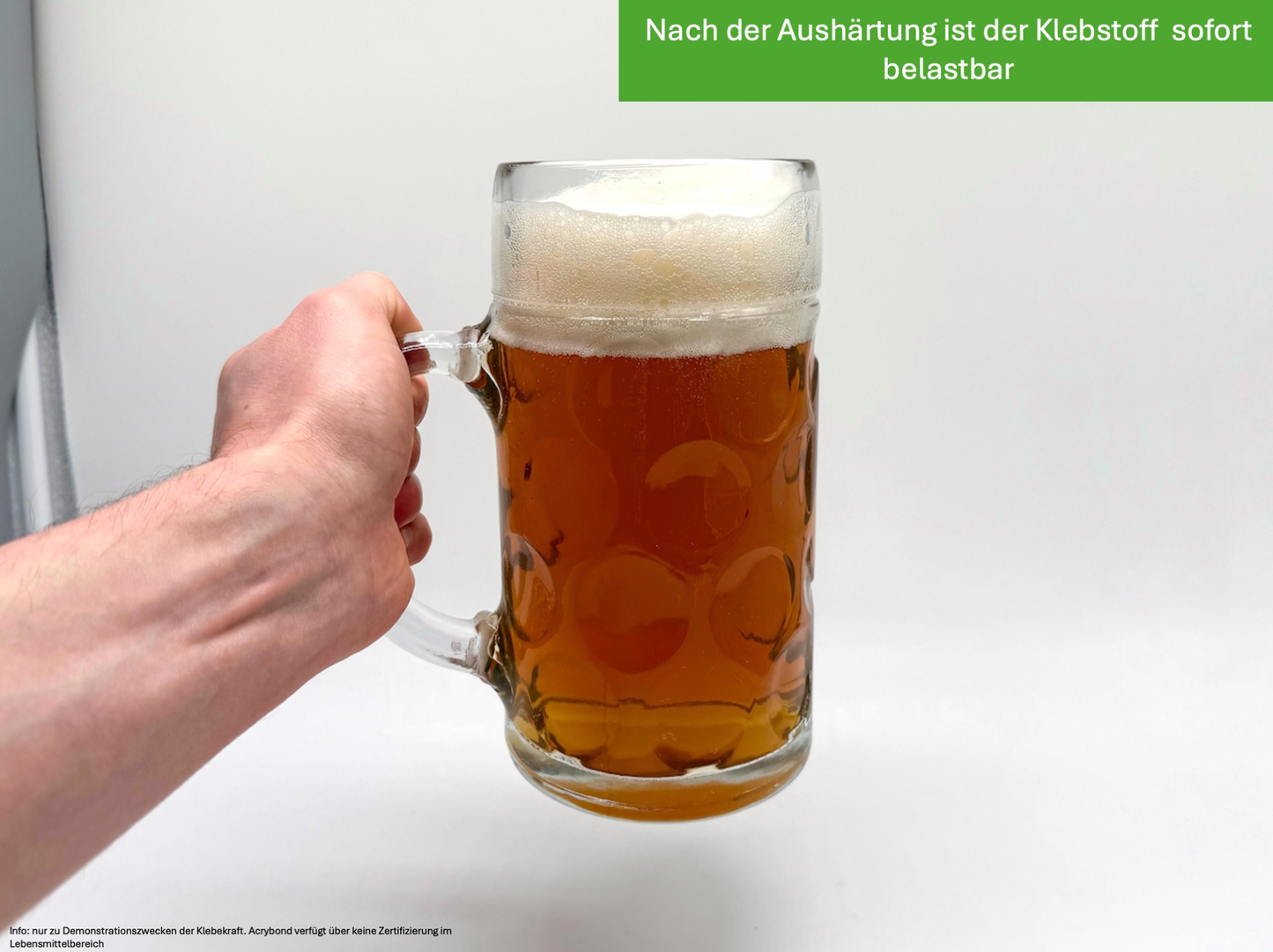 Nach der Aushärtung ist Acrybond Glaskleber sofort belastbar.