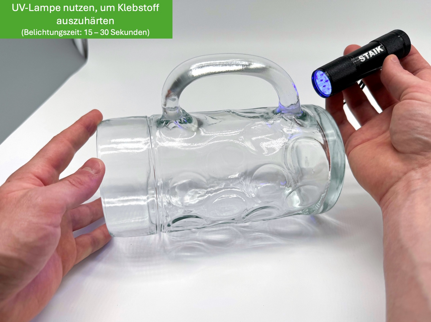 Nutzen Sie die UV-Klampe, um Acrybond Glaskleber auszuhärten